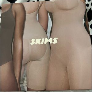 Skims sculpting thong bodysuit in Clay